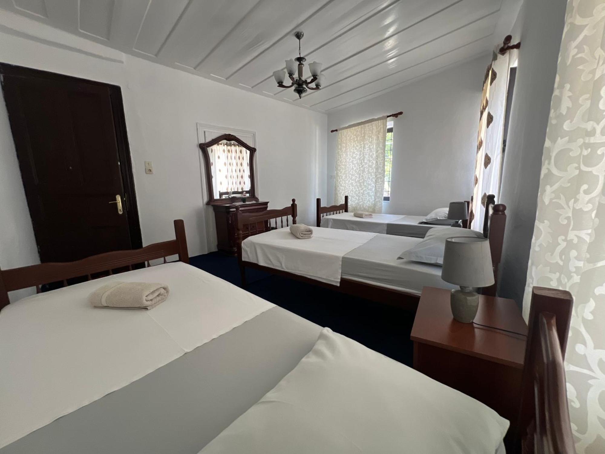 Onetwosleep Guesthouse ชโคเดอร์ ภายนอก รูปภาพ